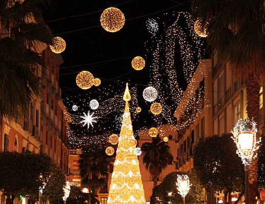 Artistaren argiak - Salerno SA | Secret World Trip Planner