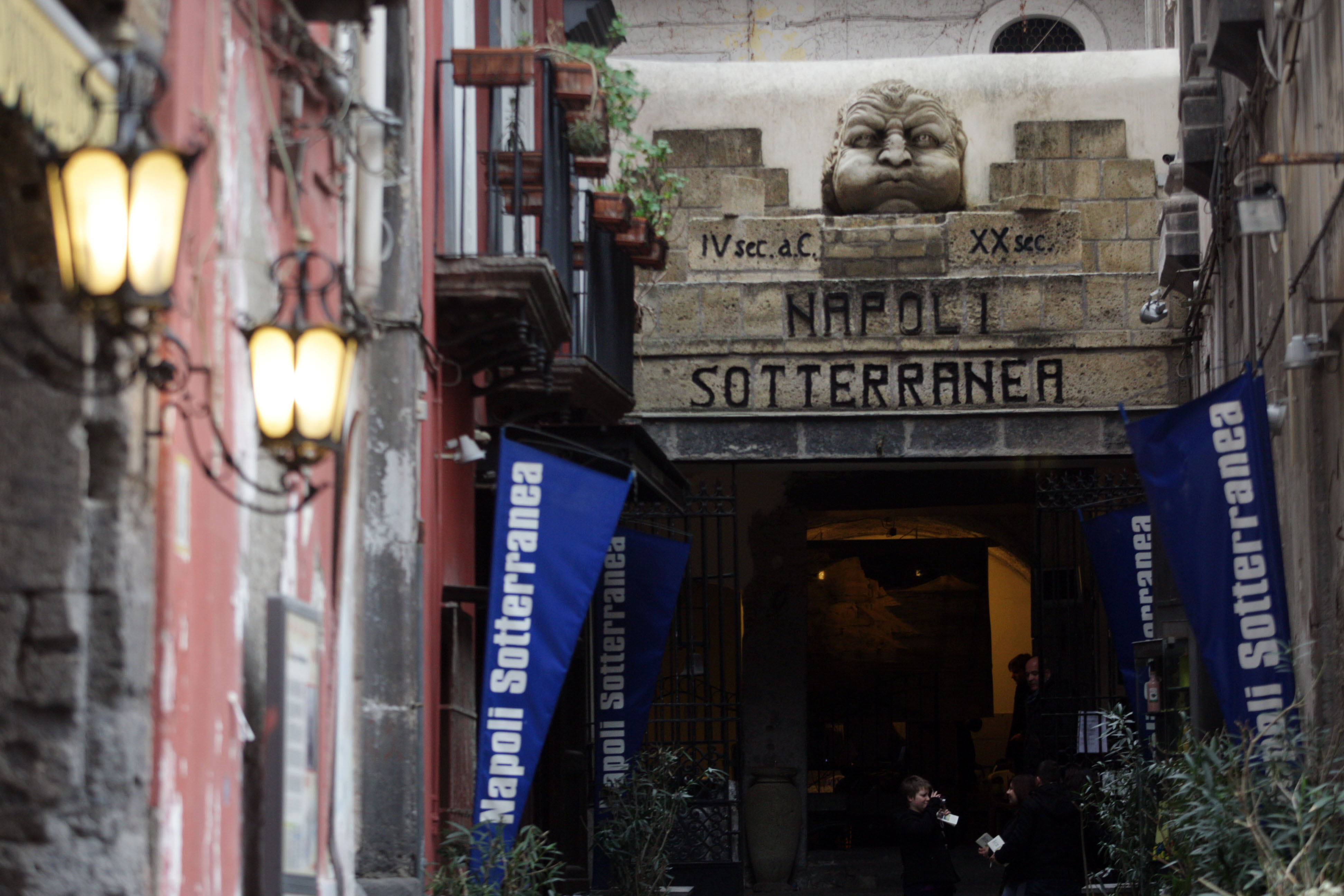 Сан Кажетаны талбай - Napoli | Secret World Trip Planner
