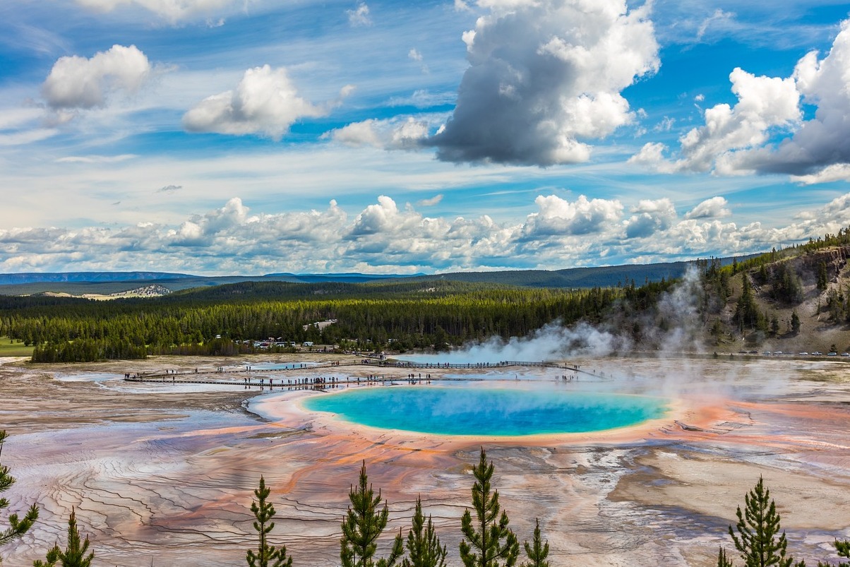 Grand Prismatic Hot Spring in Yellowstone - Grand Prismatic Spring | Secret World Trip Planner