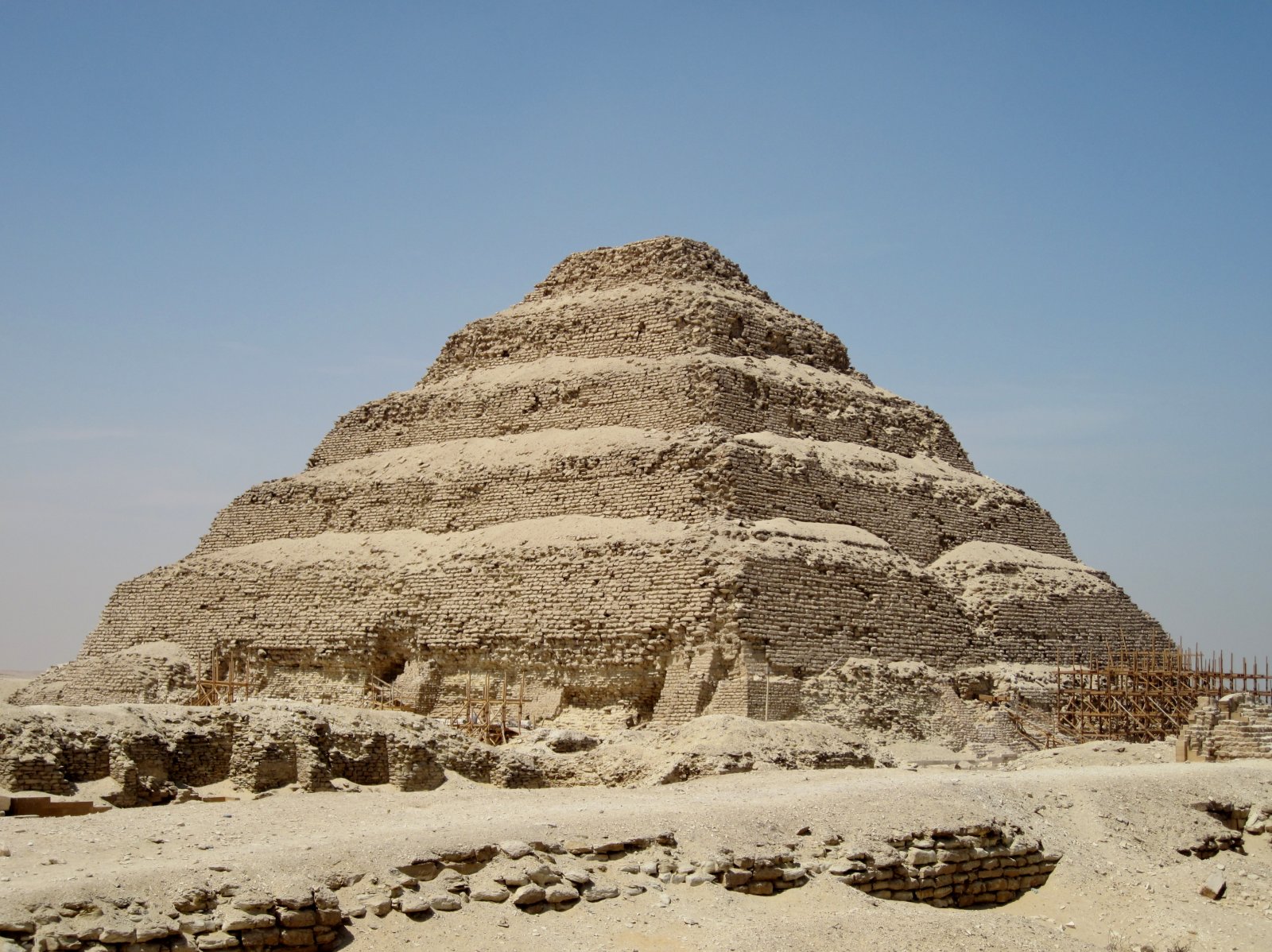 Pyramída Džosera v Egypte - Al Badrashin | Secret World Trip Planner