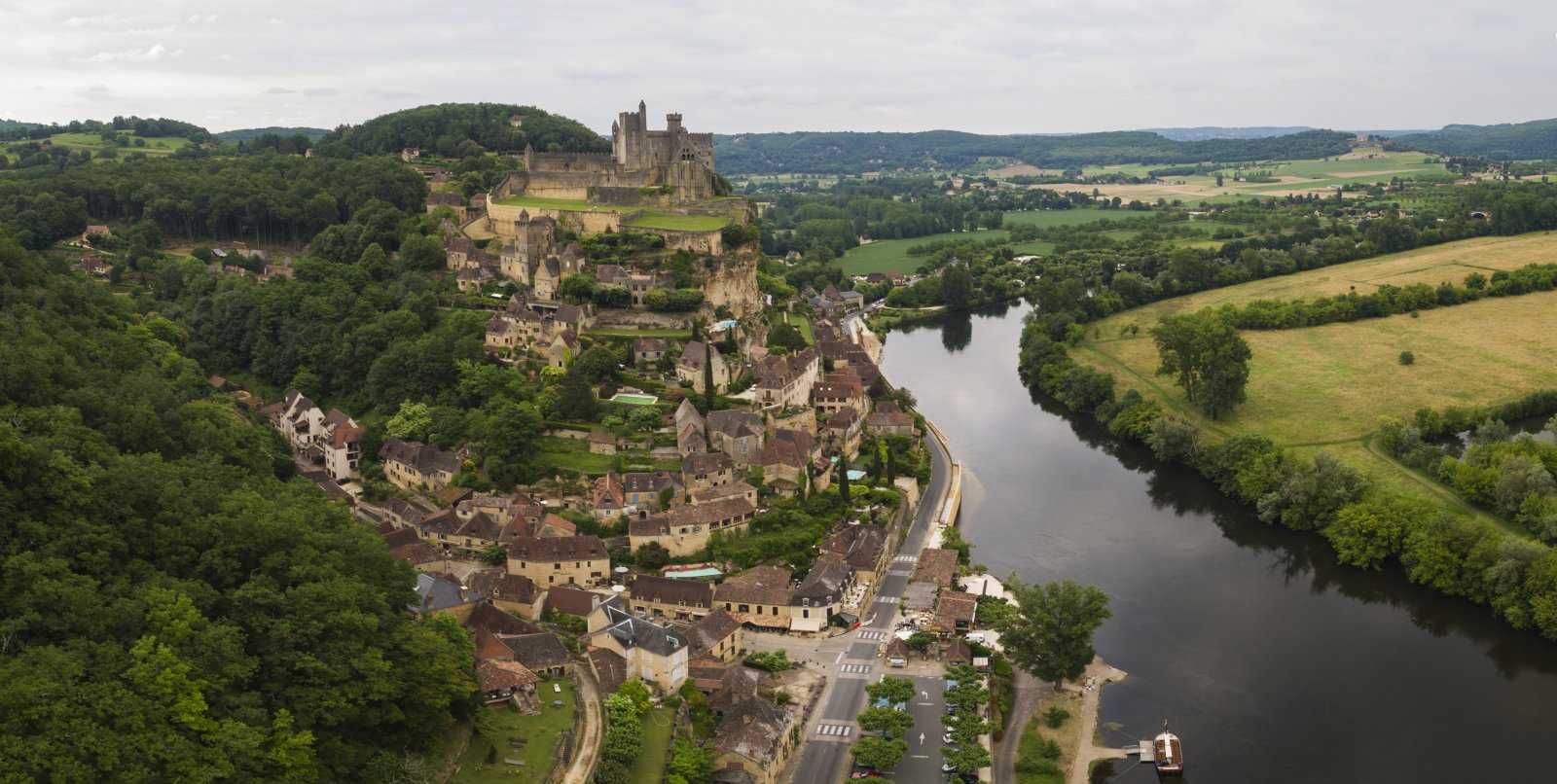 Beynac è uno dei più bei villaggi di Francia - Beynac-et-Cazenac | Secret World Trip Planner