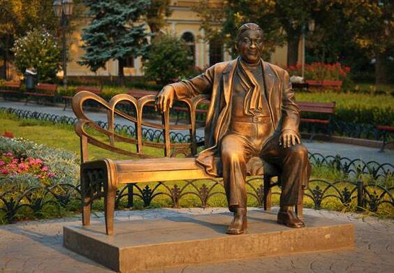 Monument To Leonid Utiosov in Odessa. - Odesa | Secret World Trip Planner