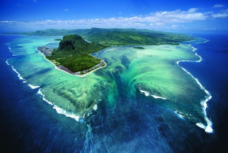 Underwater Waterfall in Mauritius - Le Morne | Secret World Trip Planner