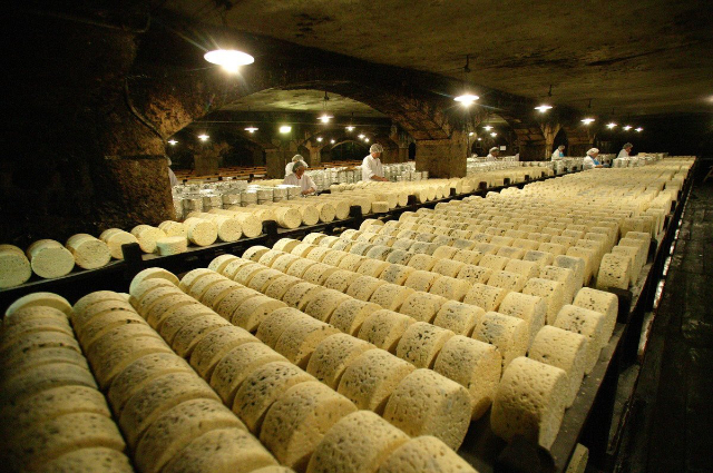 as covas do queixo de Roquefort — Roquefort-sur-Soulzon