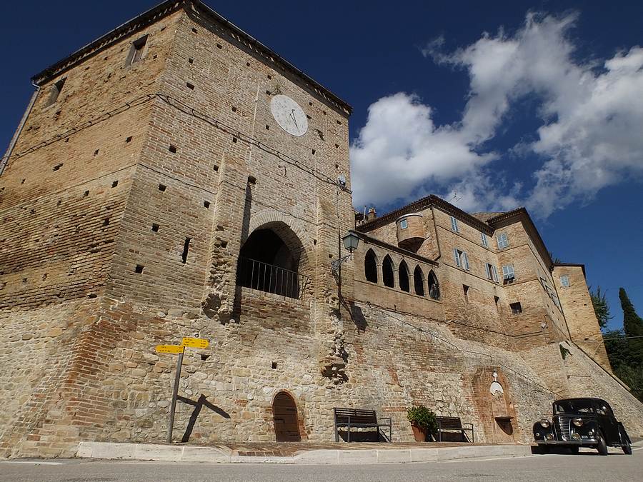 Pelagallo qal'asi va Monte Vidon jangi - Monte Vidon Combatte | Secret World Trip Planner