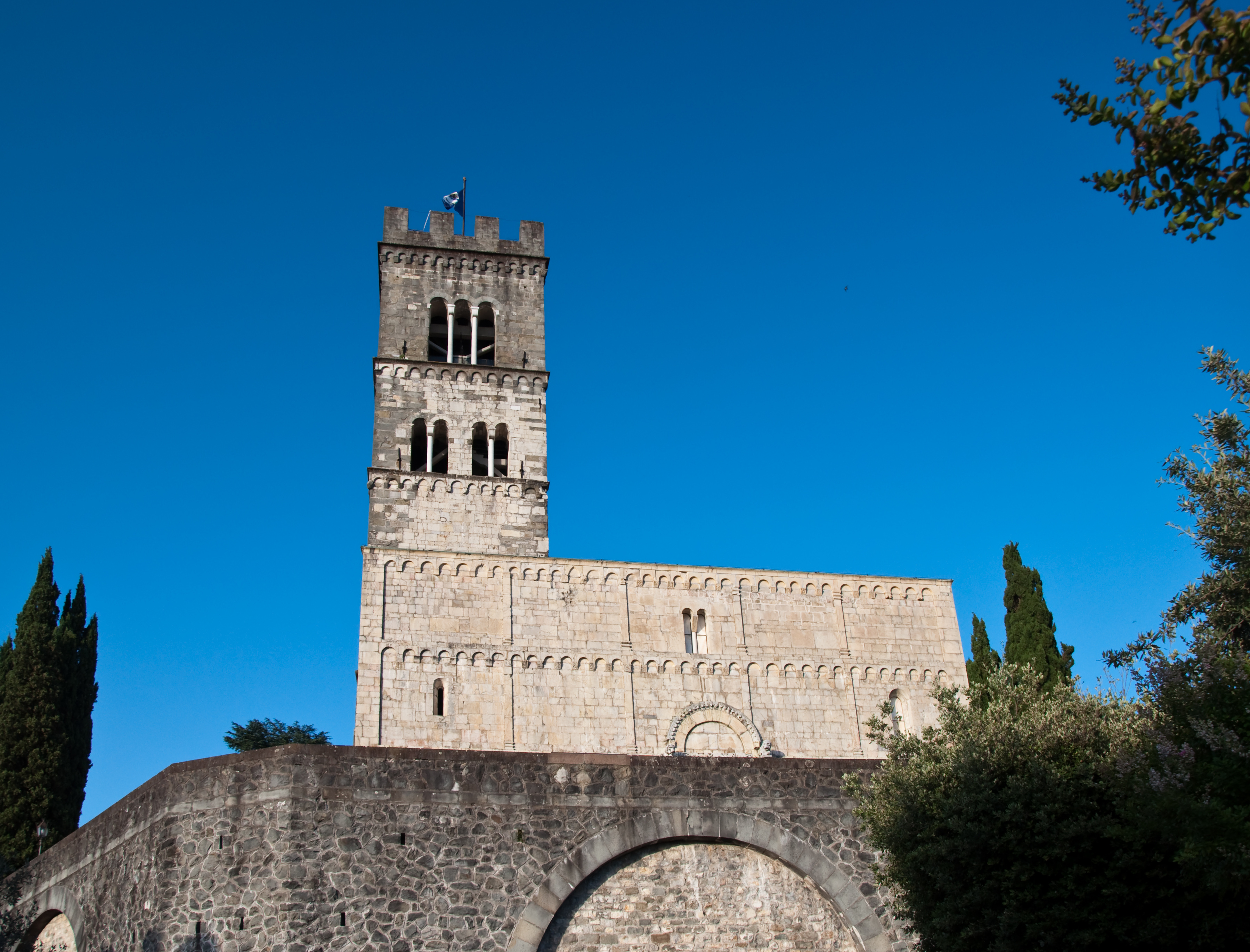 બાર્ગા કેથેડ્રલ - Barga | Secret World Trip Planner