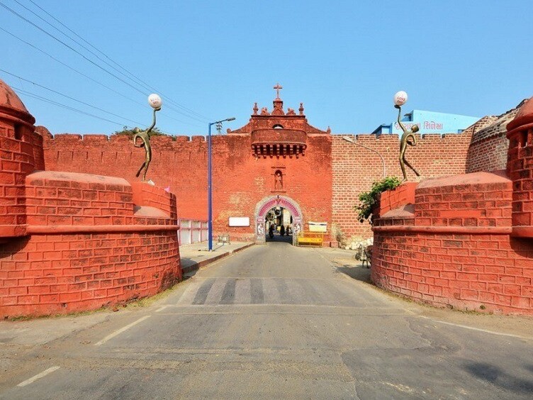 The Zampa Gateway in Diu - Diu | Secret World Trip Planner