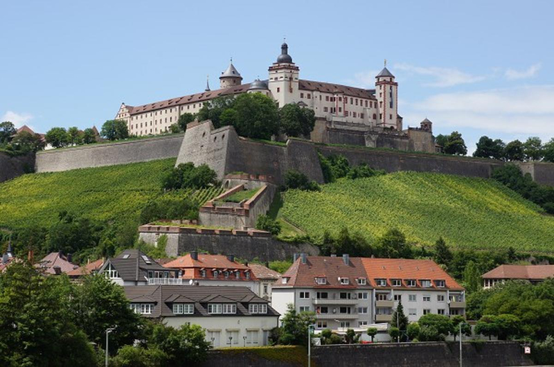 ਮਾਰੀਅਨਬਰਗ ਕਿਲ੍ਹਾ - Würzburg | Secret World Trip Planner