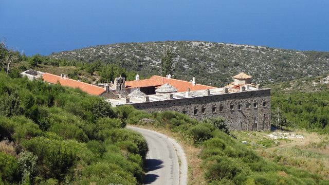 Klosteret Panagia Vrontiani - Moni Vronta | Secret World Trip Planner