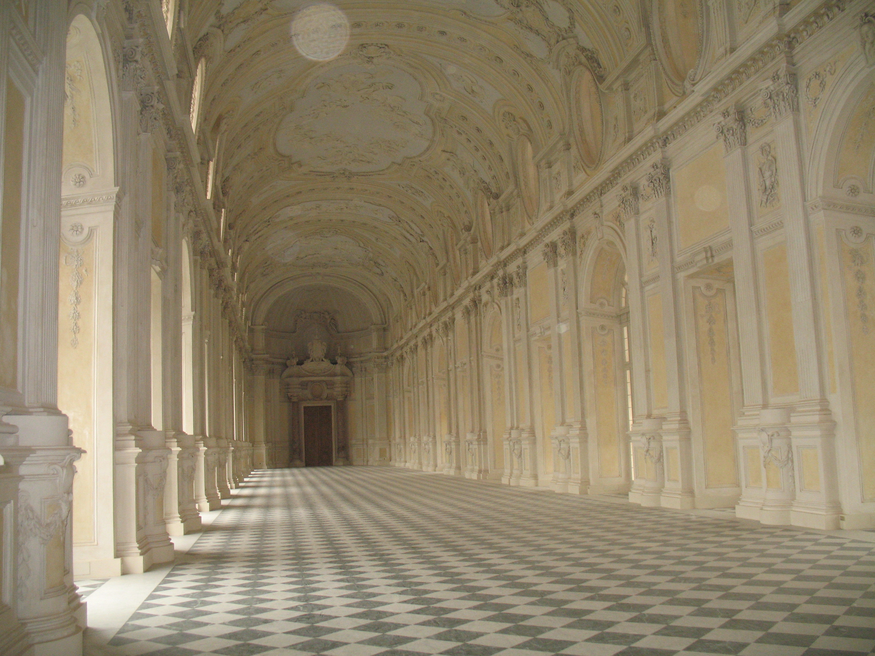 ვენარია რეილი - Venaria Reale | Secret World Trip Planner