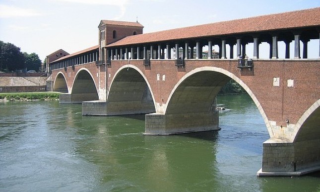 Droichead clúdaithe de Pavia - Pavia | Secret World Trip Planner
