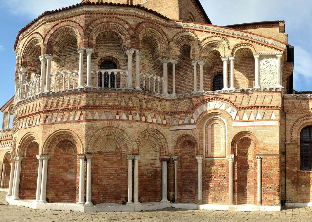 Maria eta Donato Santuen basilika - Venezia | Secret World Trip Planner