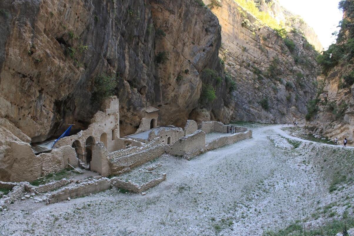 Opatství San Martino ve Valle - Fara S. Martino | Secret World Trip Planner