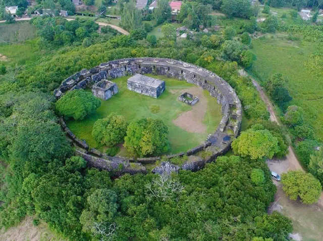 تواماسینا کا قلعہ - Foul Poite | Secret World Trip Planner