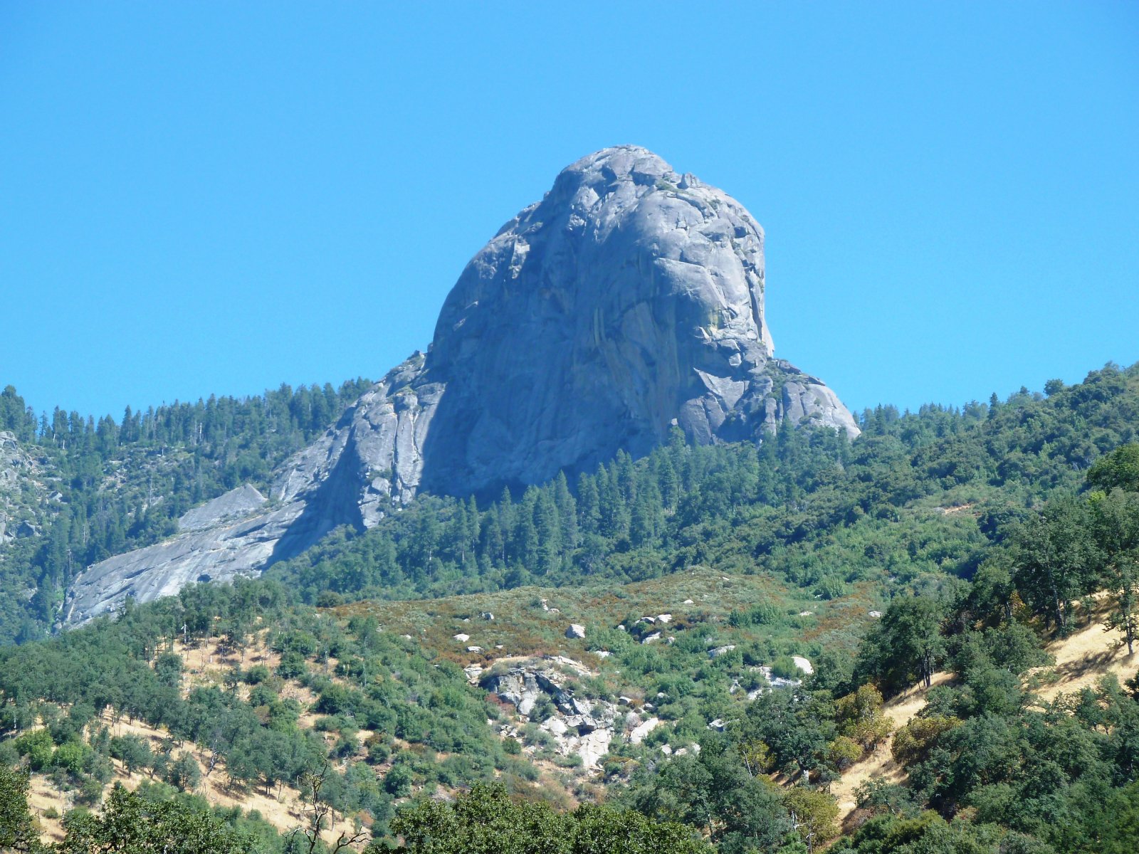 Moro Rock and the Sequoia National Park - Tulare | Secret World Trip Planner