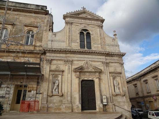 Gereja St. Francis dari Assisi - Ostuni | Secret World Trip Planner