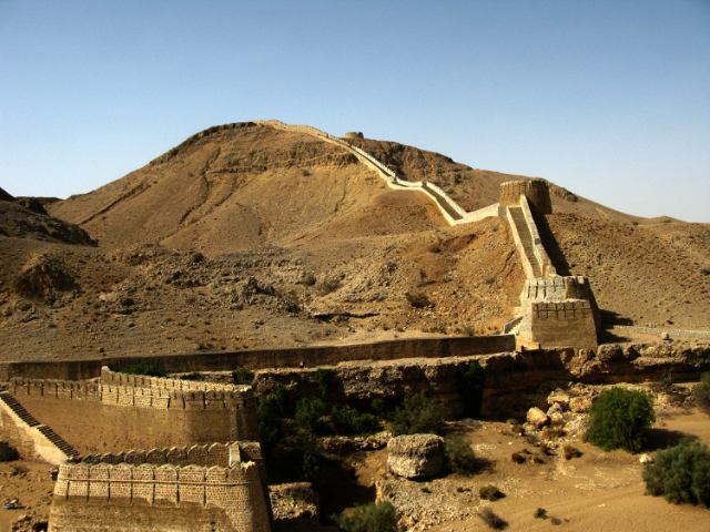 La Grande Muraglia del Sindh - Karchat | Secret World Trip Planner