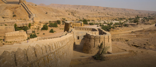La Grande Muraglia del Sindh - Karchat | Secret World Trip Planner