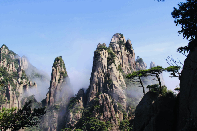 Monte Sanqing, Cina: Un viaggio nel cuore del misticismo taoista — Shangrao