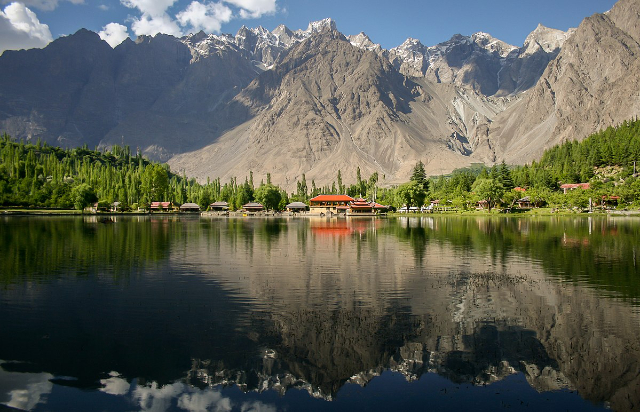 卡丘拉湖 — Skardu