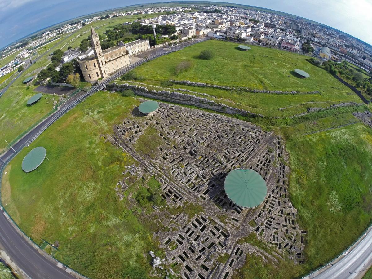 Công viên khảo cổ Bức tường Messapic - Manduria | Secret World Trip Planner