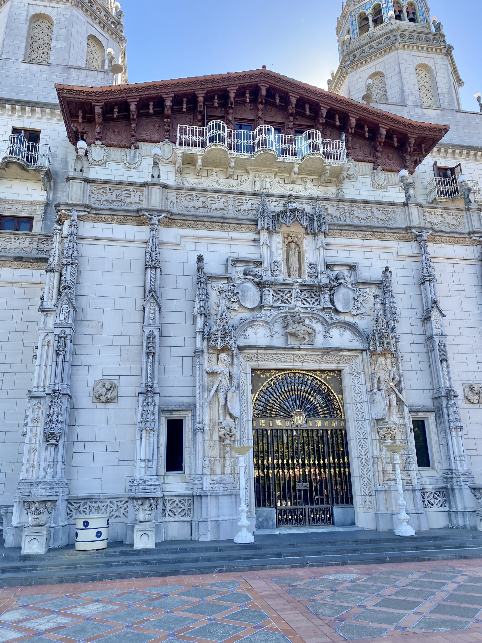 Hrad Hearst, výlet do Kalifornie - San Simeon | Secret World Trip Planner