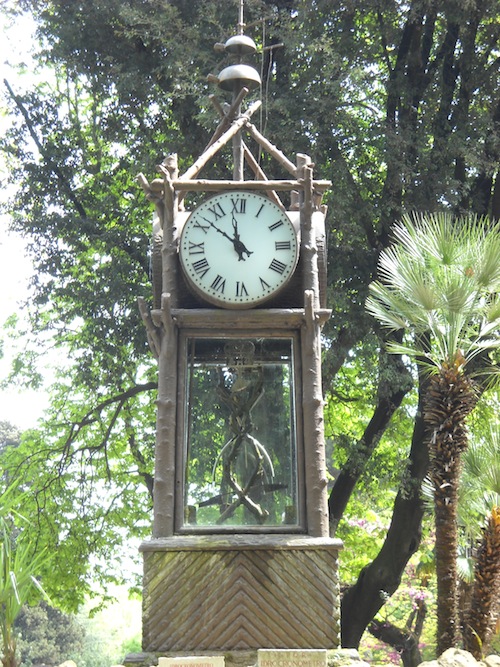 Hidrea-chronometer Pincio - An clog uisce - Roma | Secret World Trip Planner