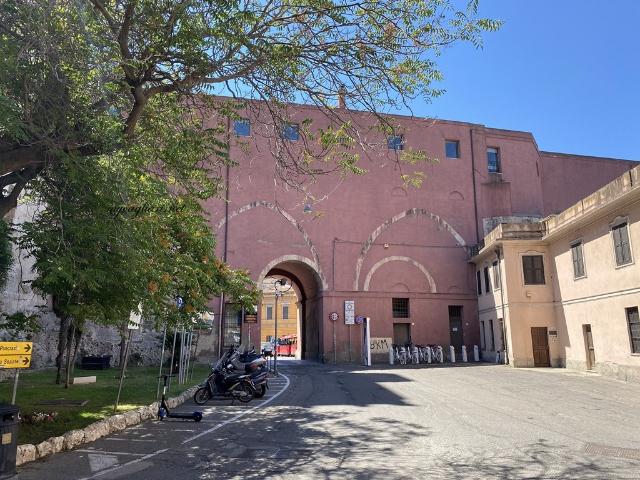 Замковые дворцы - Cagliari | Secret World Trip Planner