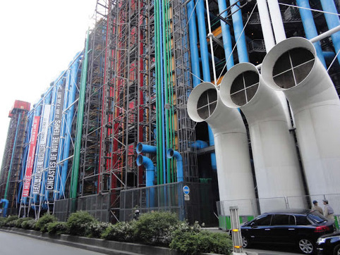 Pusat Pompidou bangunan terbuat dari paip  - Paris | Secret World Trip Planner
