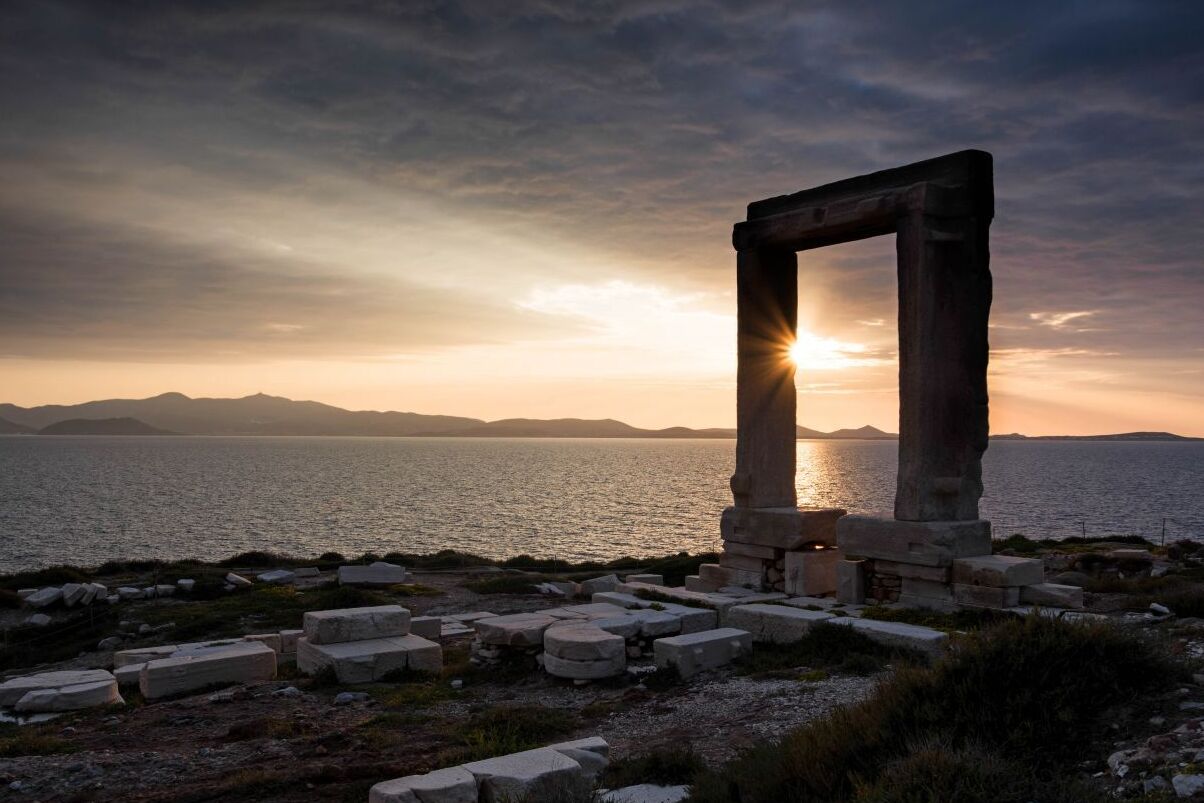 La Portara, il simbolo dell’isola di Naxos — Nasso