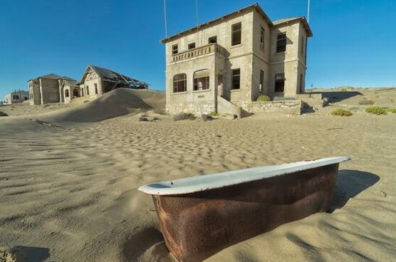 Kolmanskop är Namibias mest kända spökstad - Kolmanskop | Secret World Trip Planner