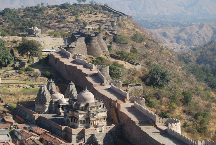 The Fort of Kumbhalgarh and The Great Wall of India - Qila Kumbhalgarh | Secret World Trip Planner