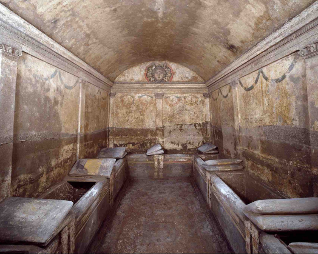 Ipogeo dei Cristallini necropoli ellenistica - Napoli | Secret World Trip Planner