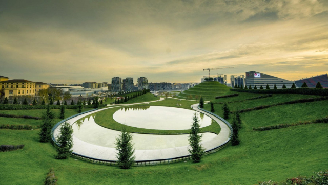 A Bancada Mais Longa do Mundo - Milano | Secret World Trip Planner