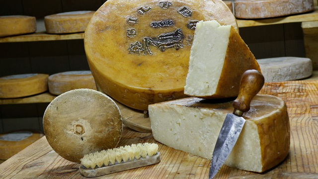 Silter, fromage AOP - Ponte di Legno | Secret World Trip Planner