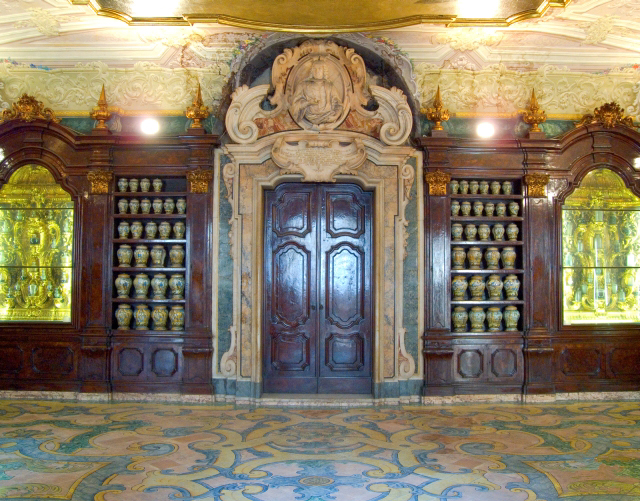 Museo ng Health Arts at Pharmacy ng mga walang lunas - Napoli | Secret World Trip Planner