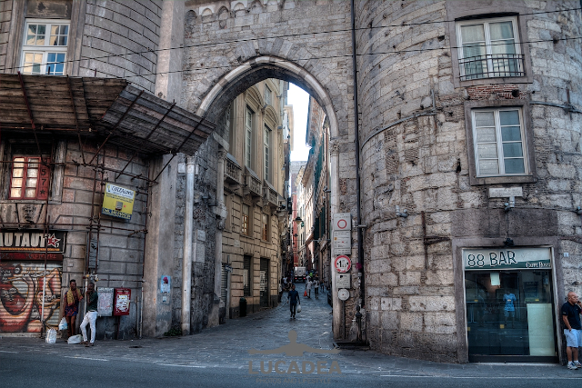 Porta dei Vakkaning sharpali aravasi - Genova | Secret World Trip Planner