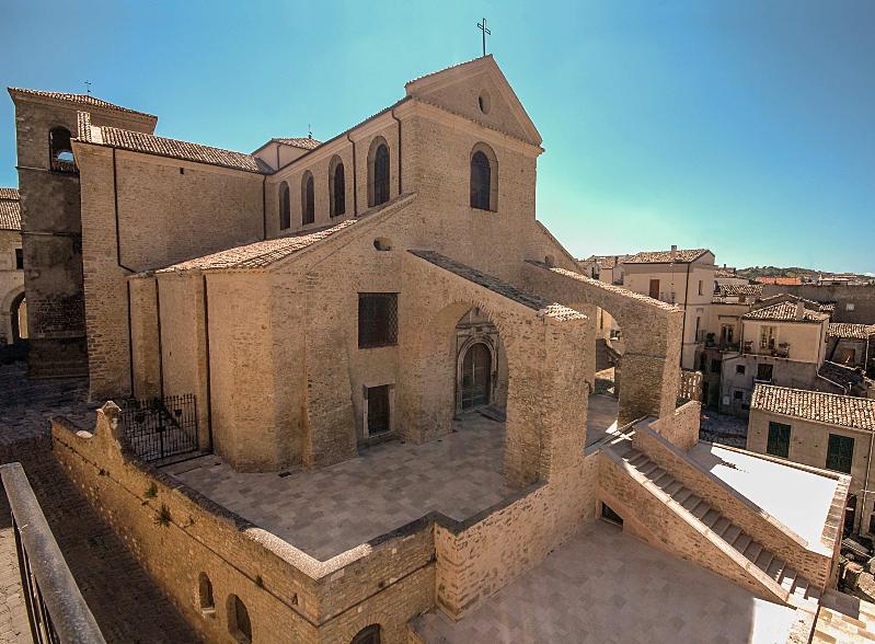 كاتدرائية القديسة ماريا أسونتا - Tricarico | Secret World Trip Planner