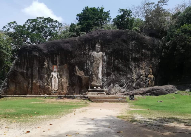 Dowa Rock-templet - Badulla | Secret World Trip Planner