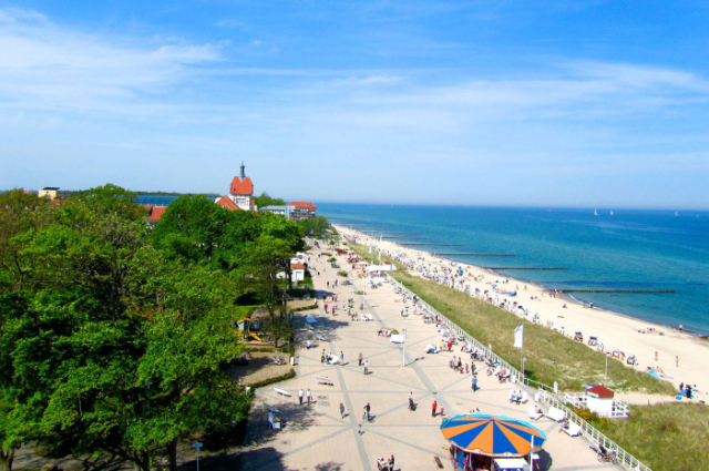 Lối đi dạo trên bãi biển ở Kuehlungsborn - Kühlungsborn | Secret World Trip Planner