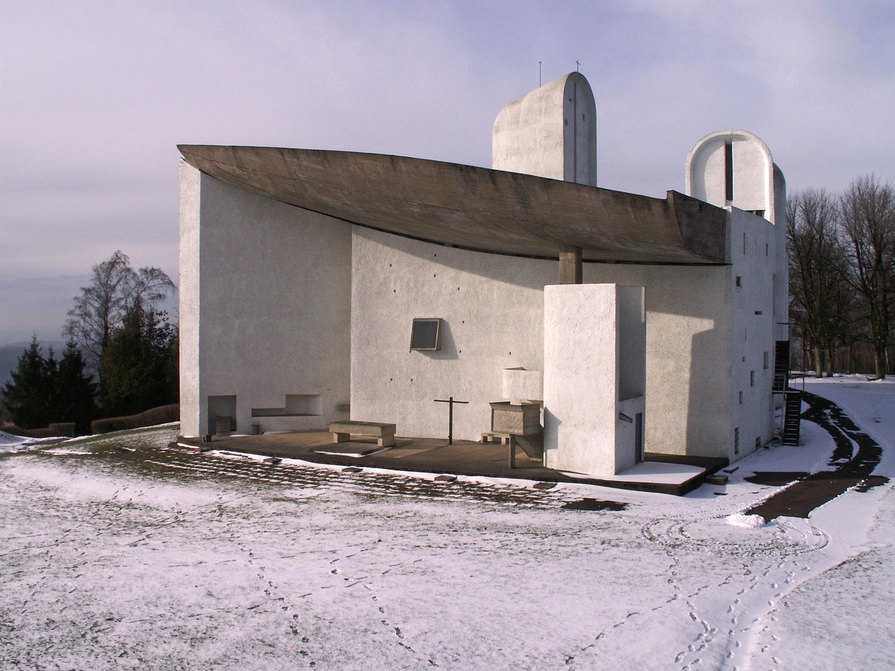 Ronchamp / Notre Dame de haut och Le Corbusier - Ronchamp | Secret World Trip Planner