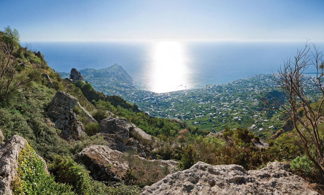 Mlima Epomeo ni mlima juu katika Ischia - Ischia | Secret World Trip Planner