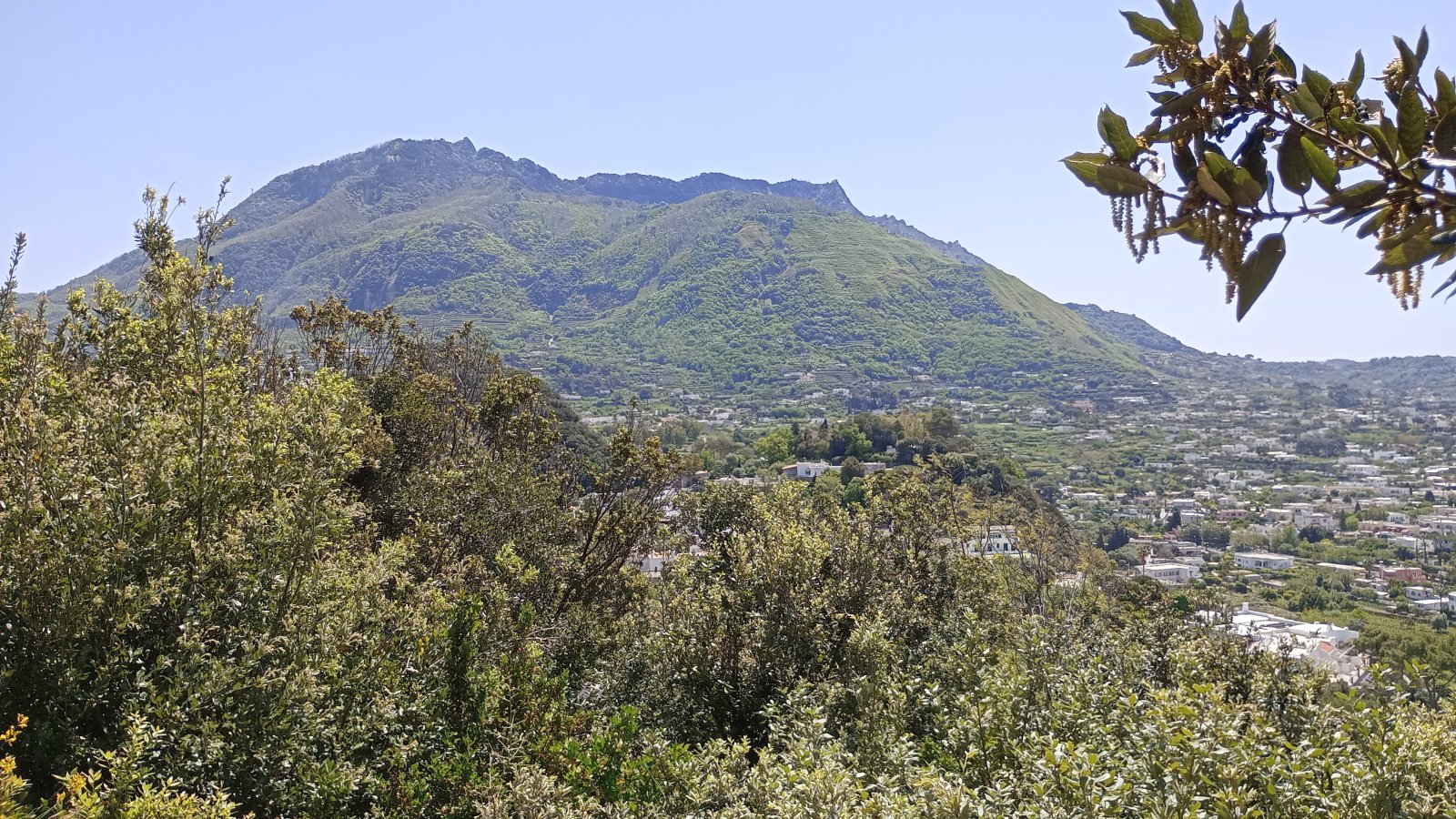 Mlima Epomeo ni mlima juu katika Ischia - Ischia | Secret World Trip Planner