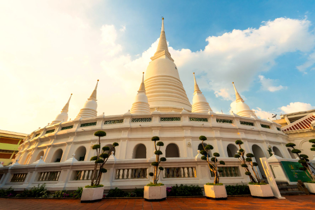 วัดประยุรวงศาวาสวรวิหาร - Khet Thon Buri | Secret World Trip Planner