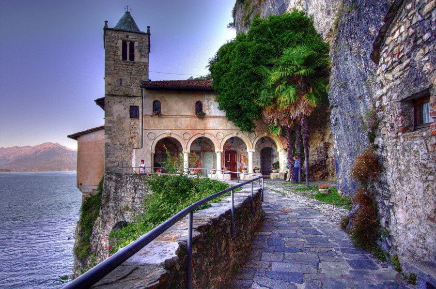 Ermita de Santa Caterina del Sasso - Leggiuno | Secret World Trip Planner