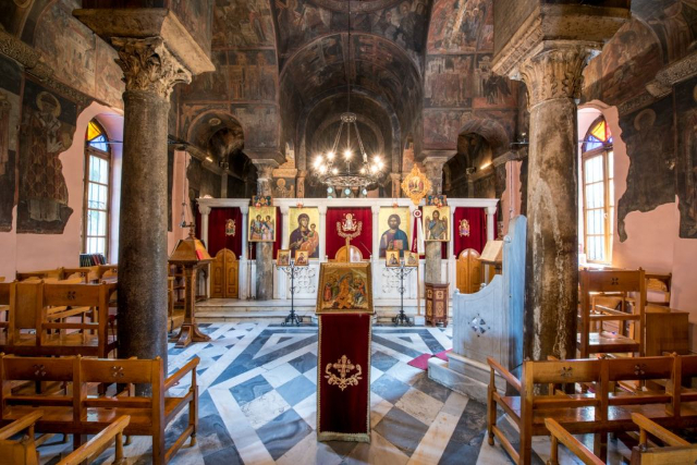 Petraki klosteret: En byzantinsk helligdom midt i Athens travlhed - Athina | Secret World Trip Planner