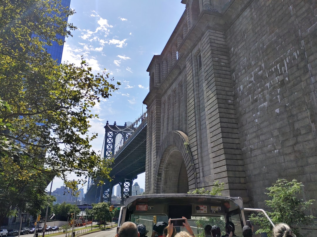 《解放之门》：纽约的一件艺术杰作 - New York | Secret World Trip Planner