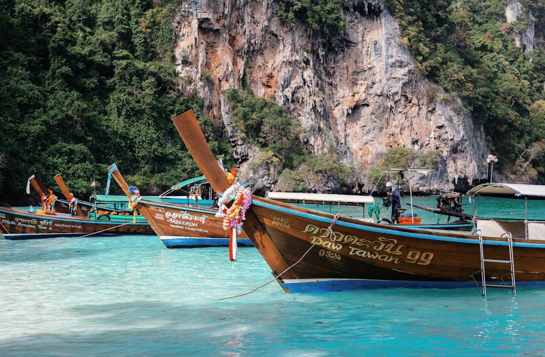 Scoprire le Isole di Phuket: Natura e Vita Notturna — Distretto di Mueang Phuket