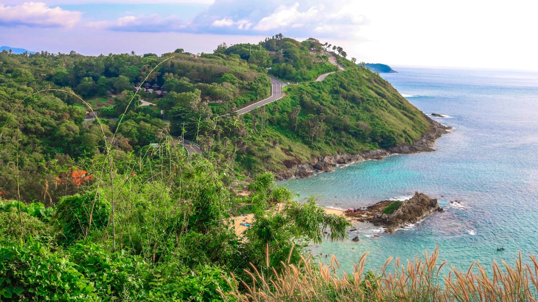 Descubra as Ilhas de Phuket: Natureza e Vida Noturna - Distretto di Mueang Phuket | Secret World Trip Planner