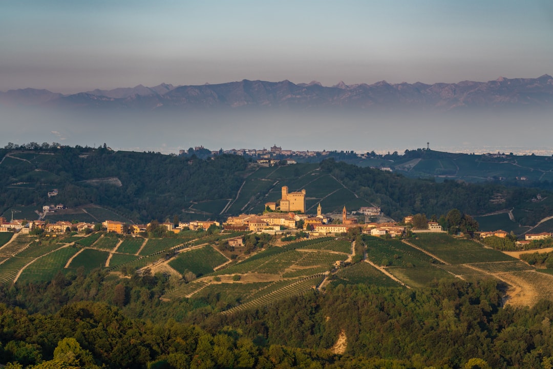ランゲを発見：バローロとバルバレスコの旅 - Langhe | Secret World Trip Planner